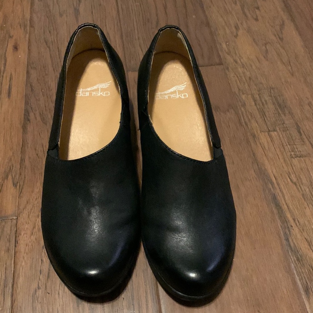 - dansko shoes comfortables ,good conditions and clean.
